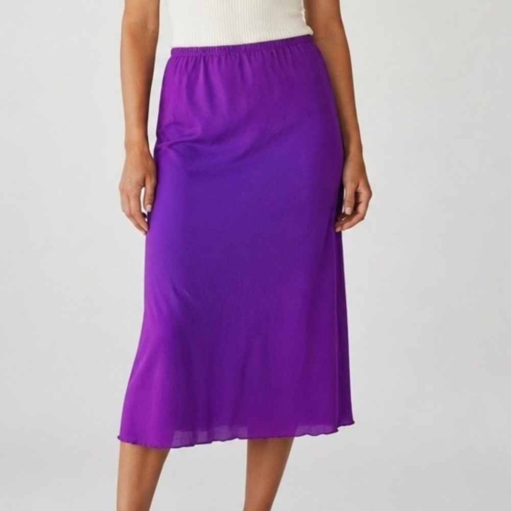 Banana Republic 100% Silk Purple Midi Skirt Lined Size 0 Lined Jewel Tone Wavy